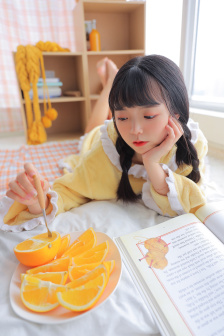 随风飘的月影兰